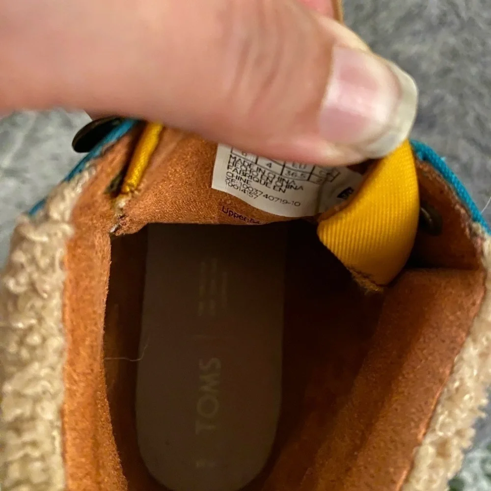 TOMS Women’s Mesa Hiking Boots